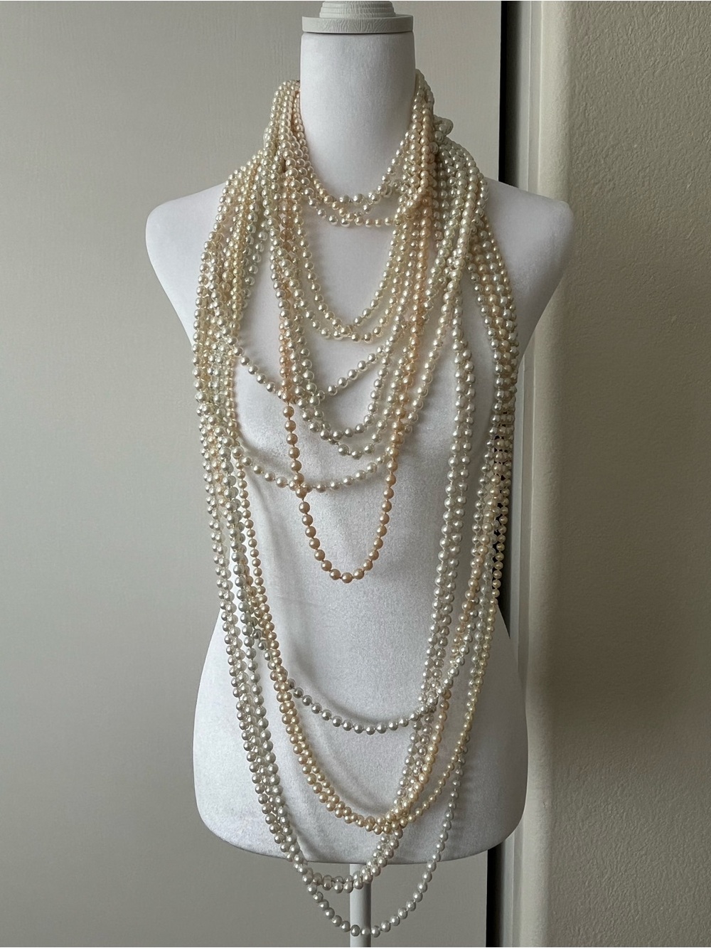 Lot Of Vintage Faux Pearls Costume Jewelry Necklaces 16 Knotted 2lbs